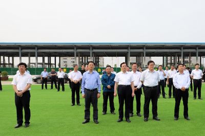 郑州市委书记、市人大常委会主任惠新安带队对山东云顶集团健全产业园项目进行观摩点评