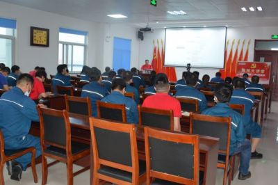 学习云顶集团医药“四个自信”||第六期云顶集团大课堂顺遂开讲！