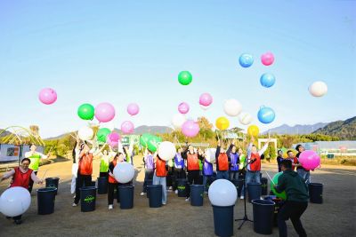 奔向蓝天白云，，，聚力有你有我！